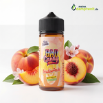 Bad Candy Liquids Aroma Paradise Peach 10ml Flasche umgeben von frischen Pfirsichen und Blüten.