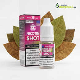 SC Nikotin Shot 10ml Flasche und Verpackung vor getrockneten Tabakblättern.