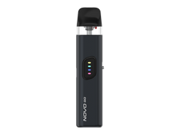 Schwarzes Smok Novo Go E-Zigaretten Set mit vierfarbiger LED-Anzeige und transparentem Pod.